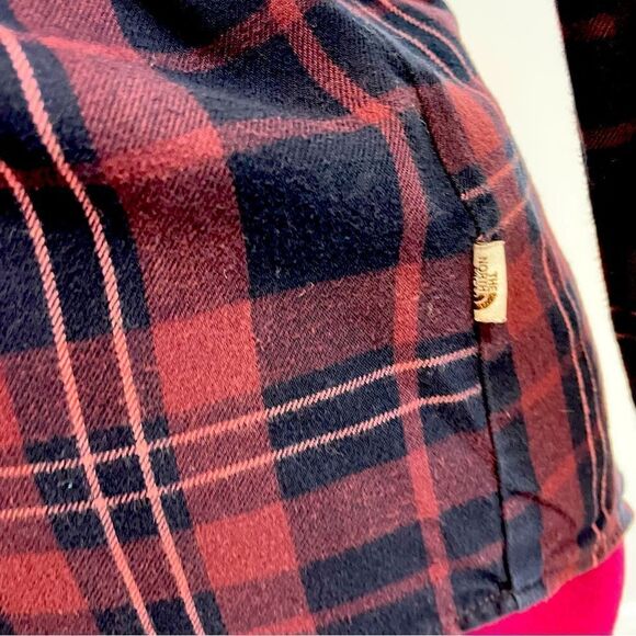 The North Face Purple Black Women's Berkeley Boyfriend Shirt sz M - Picture 5 of 12